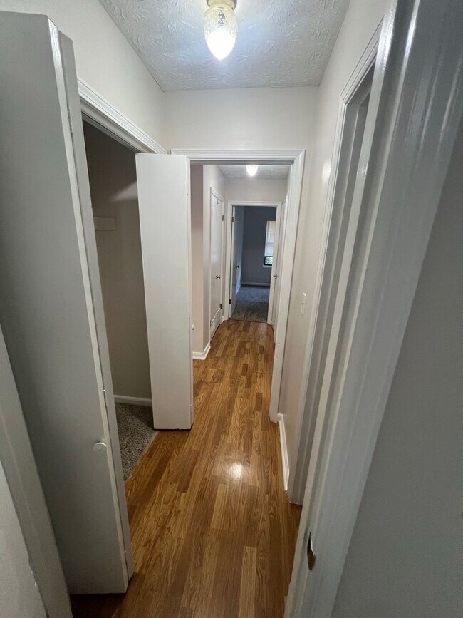 Building Photo - 3028 Dale Ct