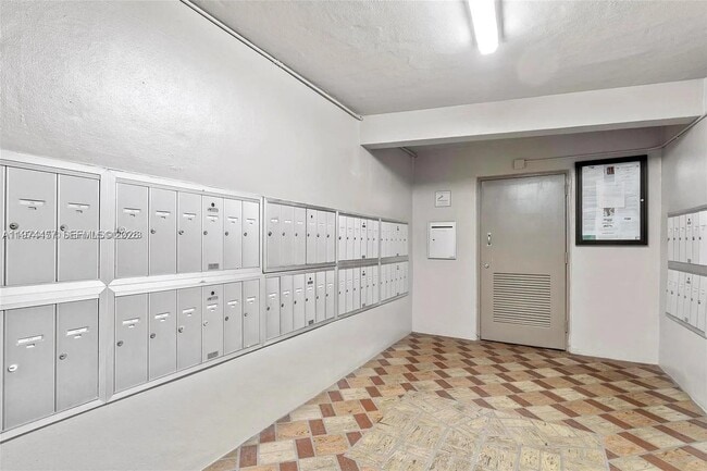 Building Photo - 8400 SW 133rd Avenue Rd