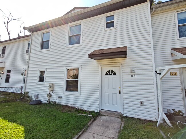 Building Photo - 88 Berkshire Rd
