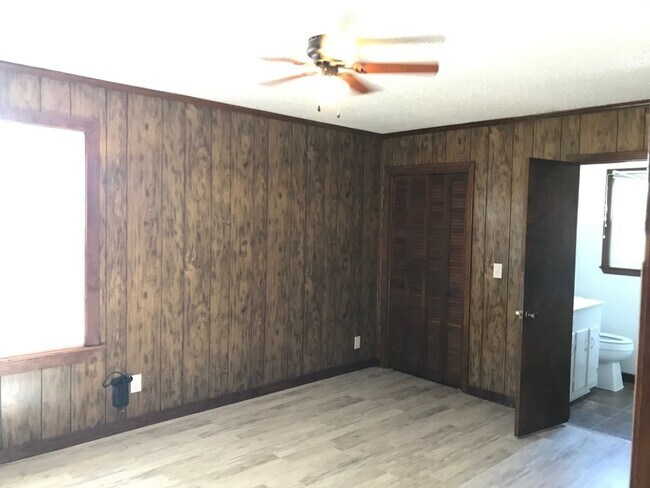 Building Photo - Spacious 3-Bedroom Home in the Heart of Baxter | Basement + Wrap-Around Driveway