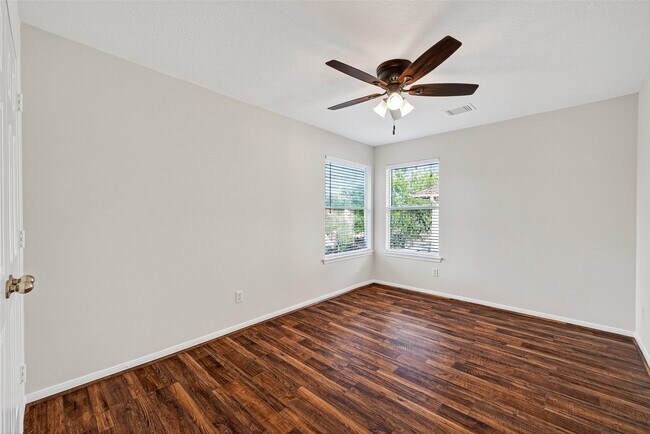 Building Photo - 4539 Springfield Lakes St
