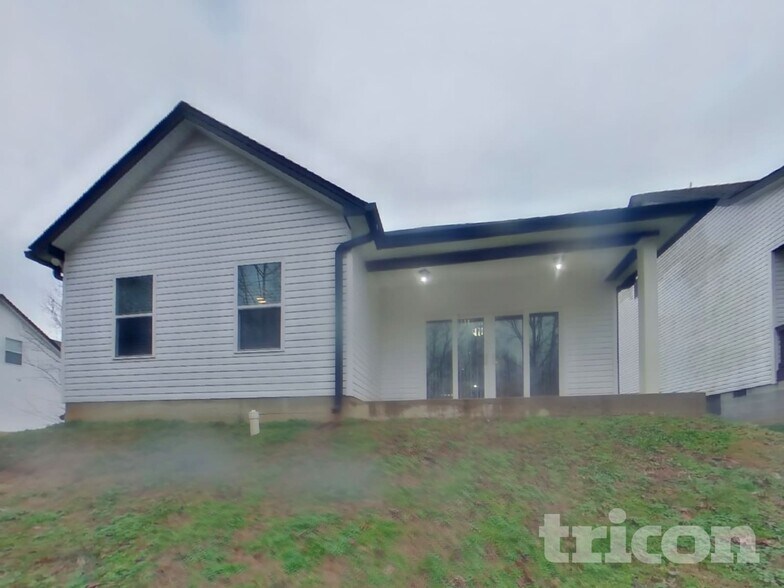 Building Photo - 571 Faye Aly