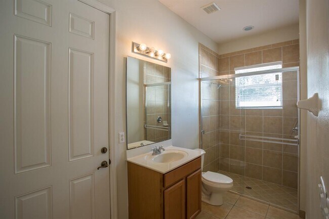 Building Photo - 3876 Shoreview Dr