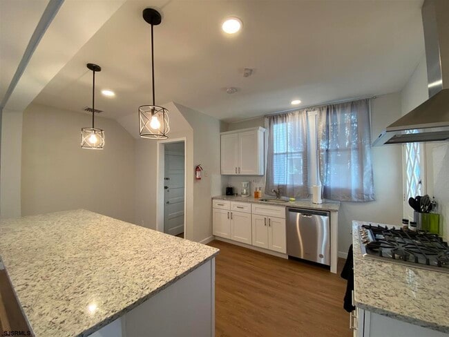 Building Photo - 29 Bartram Ave