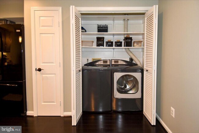 Building Photo - 406 Fortress Way