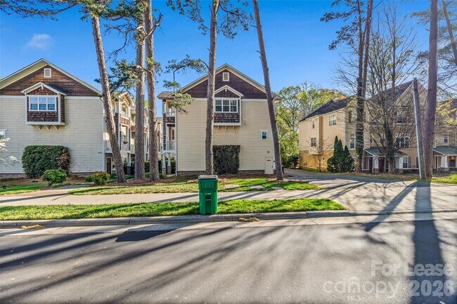 Building Photo - 1733 Matheson Ave