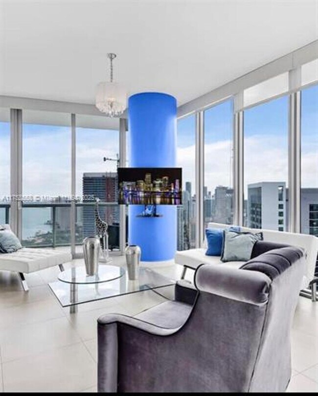 Building Photo - 888 Biscayne Blvd