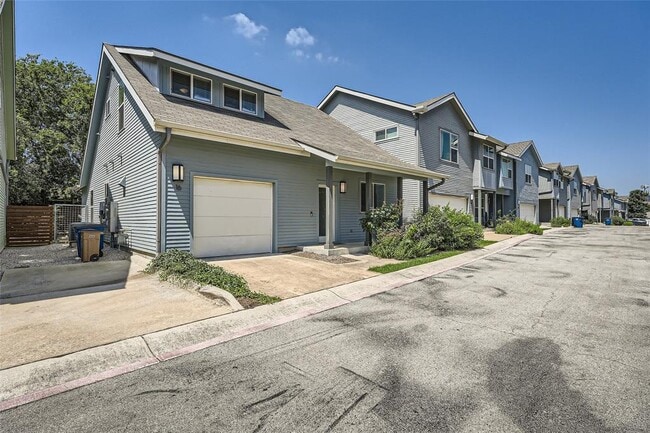 Building Photo - 301 W Stassney Ln
