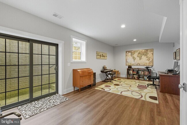 Building Photo - 8193 Major Watters Ct