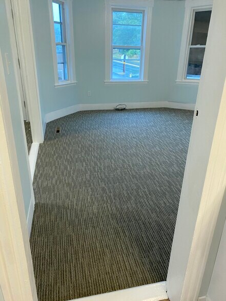 Building Photo - 114 Hampson St