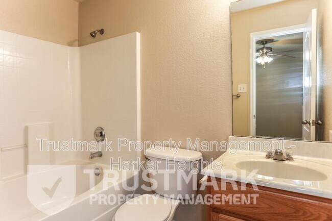 Building Photo - 411 Brittney Way