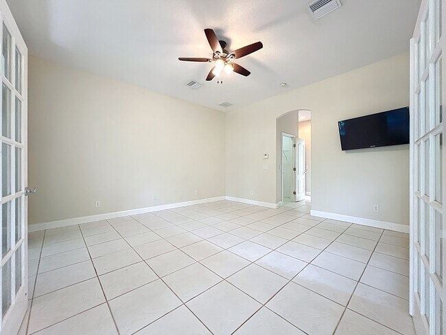 Building Photo - 4361 Davidia Dr