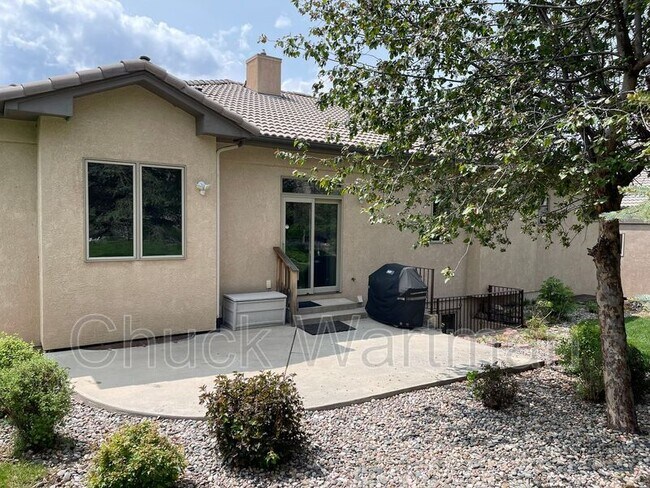 Building Photo - 2795 Stonewall Heights