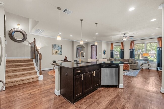 Building Photo - 416 Via Regatta Dr