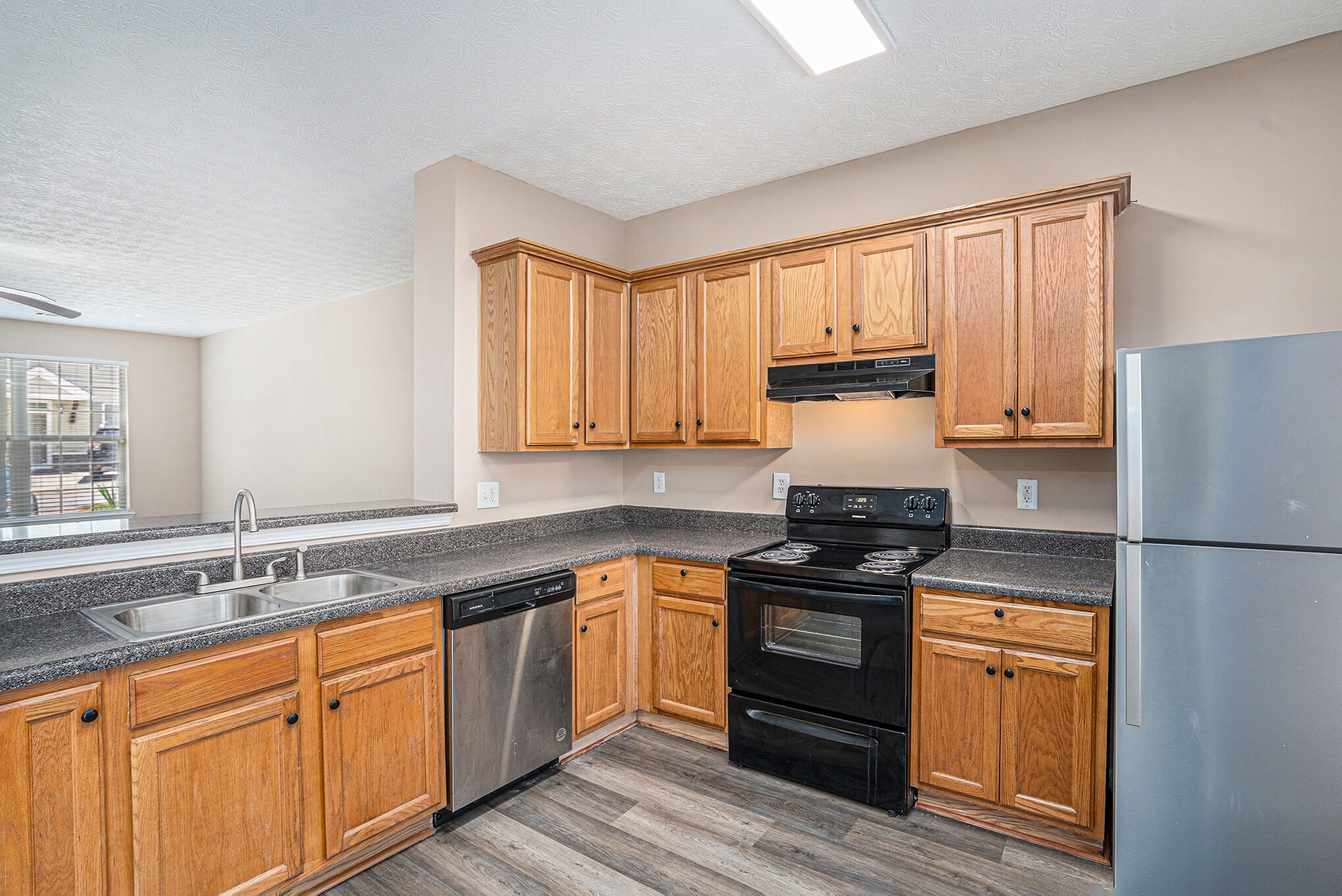 Building Photo - 4155 Park Chase Dr