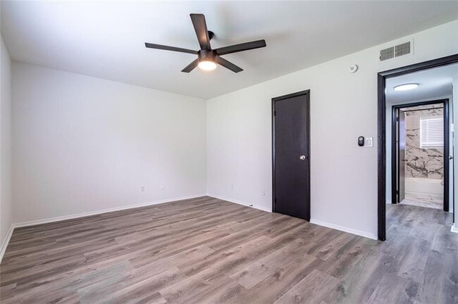 Building Photo - 740 Mozley Dr SE