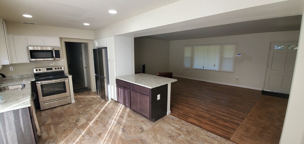 Building Photo - 12316 Rambling Ln