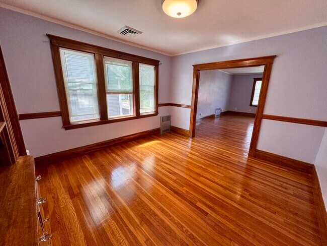 Building Photo - 253 E Squantum St