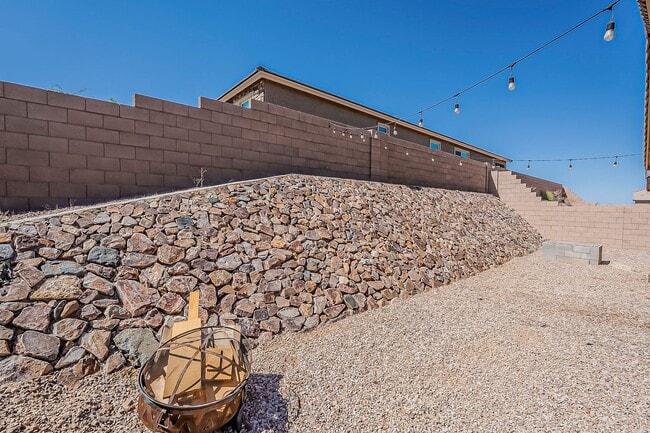 Building Photo - Modern Comfort Meets Smart Living in Vail!