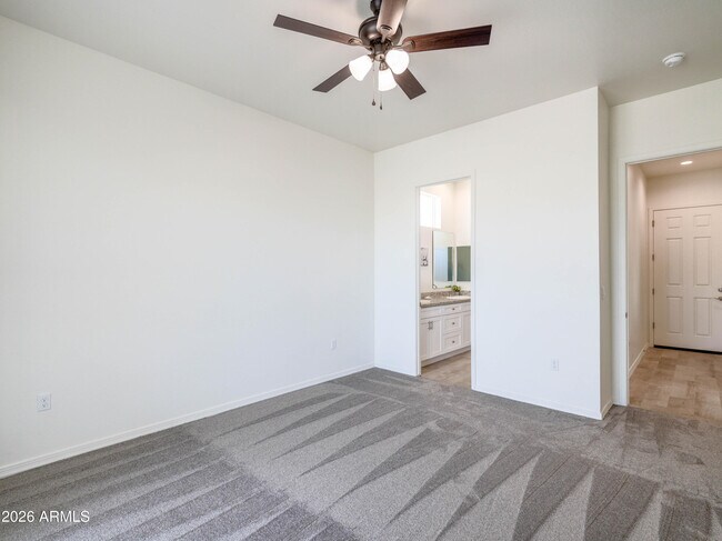 Building Photo - 11000 Cove Dr