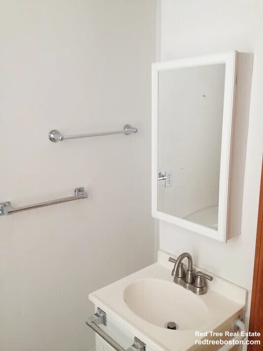 Building Photo - 49 Pearl St