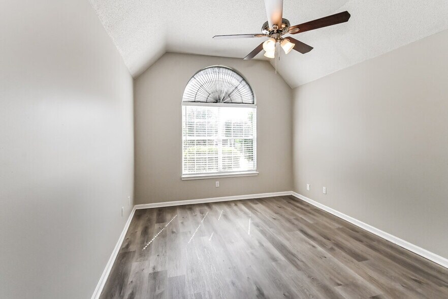 Building Photo - 3123 Conger Ct W