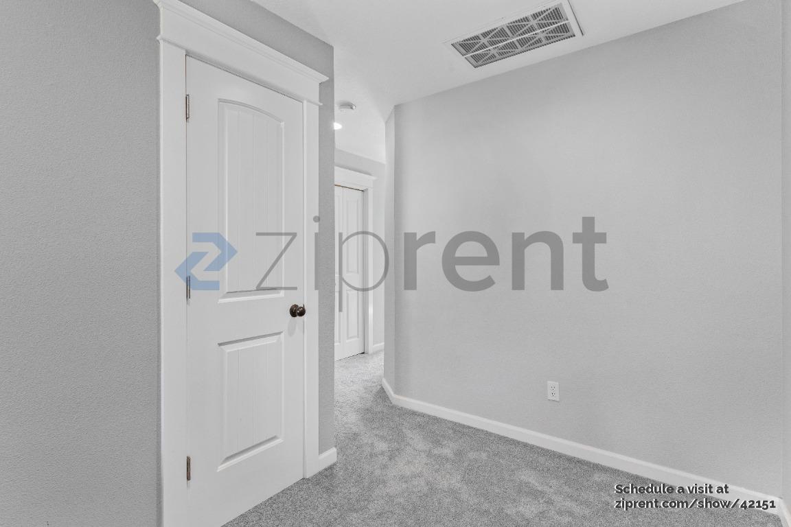 Building Photo - 5017 SW Wentworth Terrace