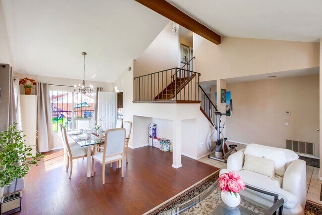 Building Photo - 6434 Bullock Dr