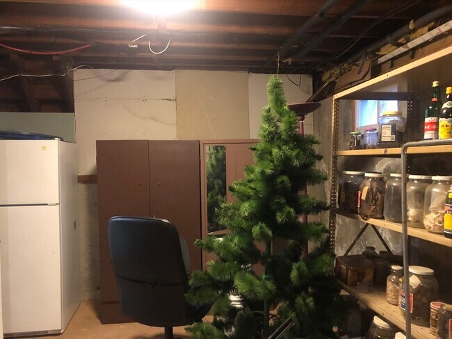 Building Photo - 15 Sycamore Rd