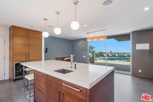 Building Photo - 686 Enchanted Way