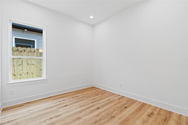 Building Photo - 6622 St Augustine St