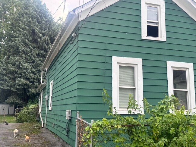 Building Photo - 3017 Nursery Ave