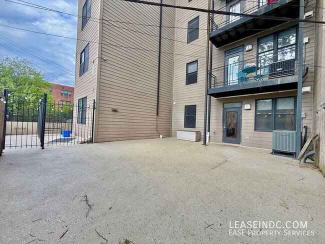 Building Photo - 245 15th St SE
