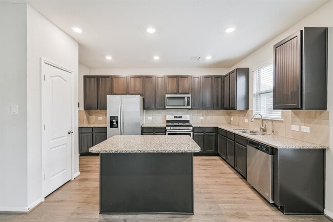 Building Photo - 2036 Elkington Cir