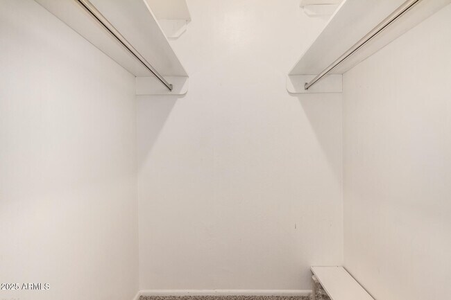 Building Photo - 10824 W Crosby Dr