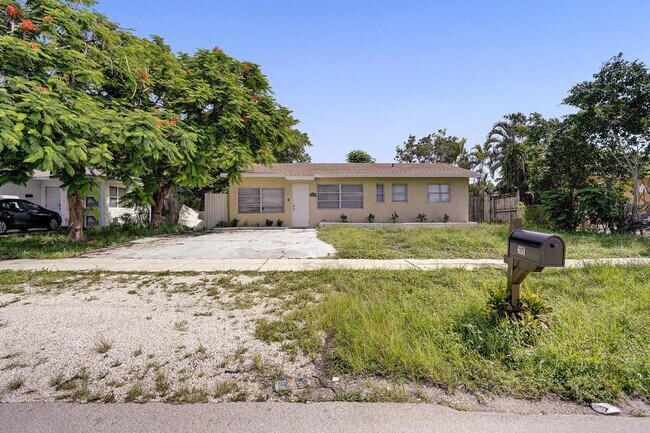 Building Photo - 651 SW 15th St