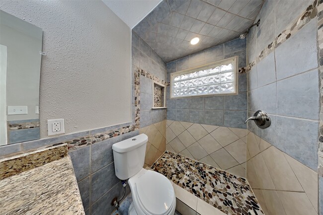 Building Photo - 22306 Red River Dr