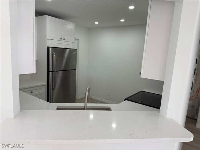 Building Photo - 1526 Trafalgar Ln