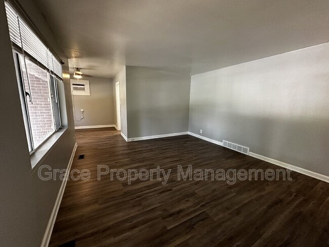 Building Photo - 9295 Ciancio St