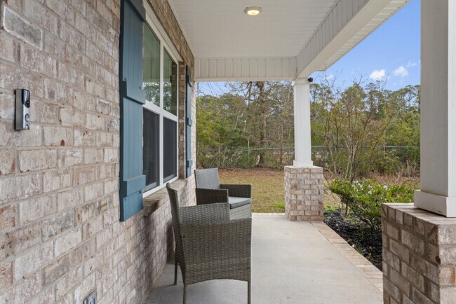 Building Photo - 8588 Palmetto Dr
