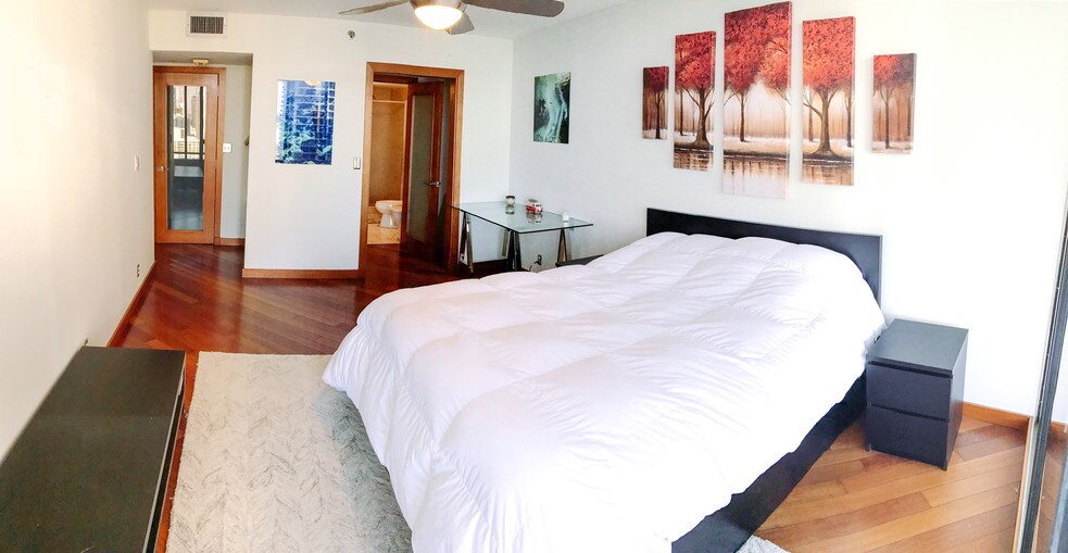 Building Photo - 1717 N Bayshore Dr