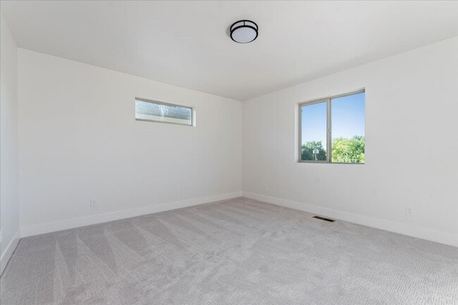 Building Photo - BRAND NEW 3 bed 3.5 bath townhouse