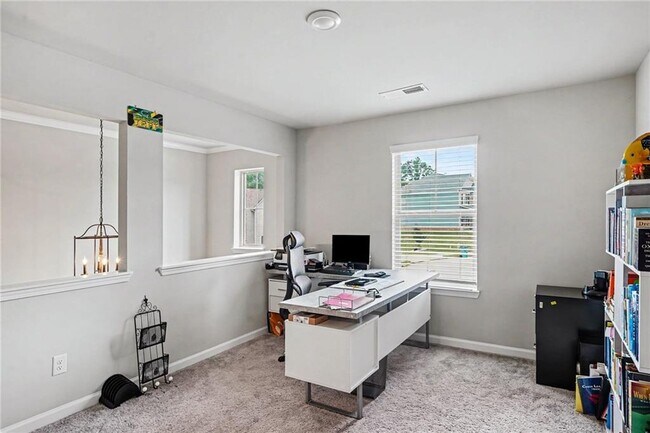 Building Photo - 521 Redchurch Dr
