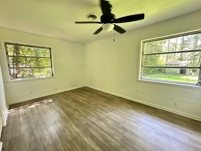 Building Photo - CHARMING REMODELED HOME IN SOUTHERN HILLS