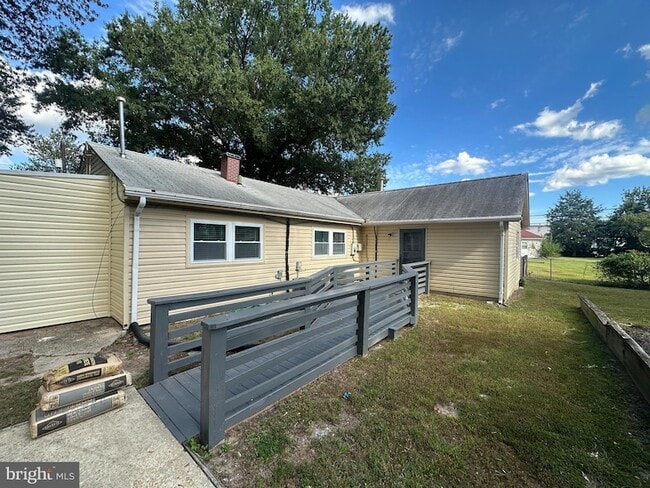 Building Photo - 10704 Montgomery Rd
