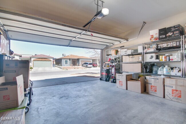 Building Photo - 14600 Christian Castle