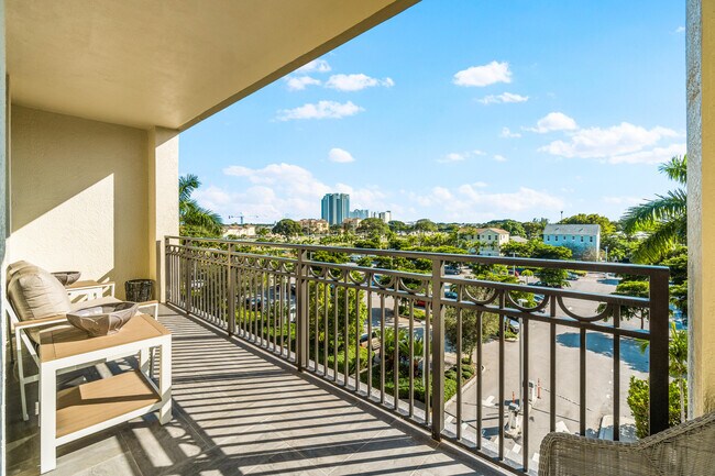 Building Photo - 550 Okeechobee Blvd