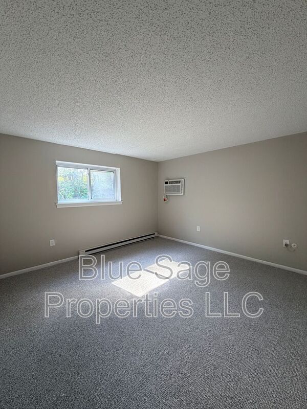 Building Photo - 400 Glendale Rd