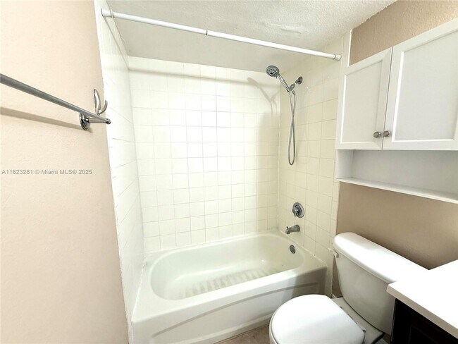Building Photo - 5112 NW 79th Ave