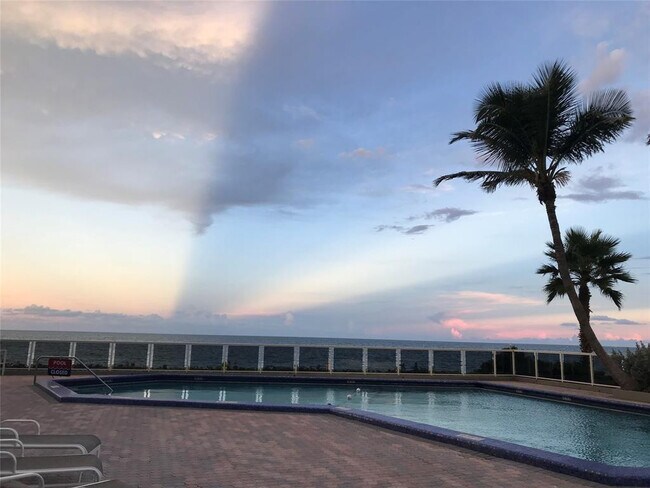 Building Photo - 3700 Galt Ocean Dr